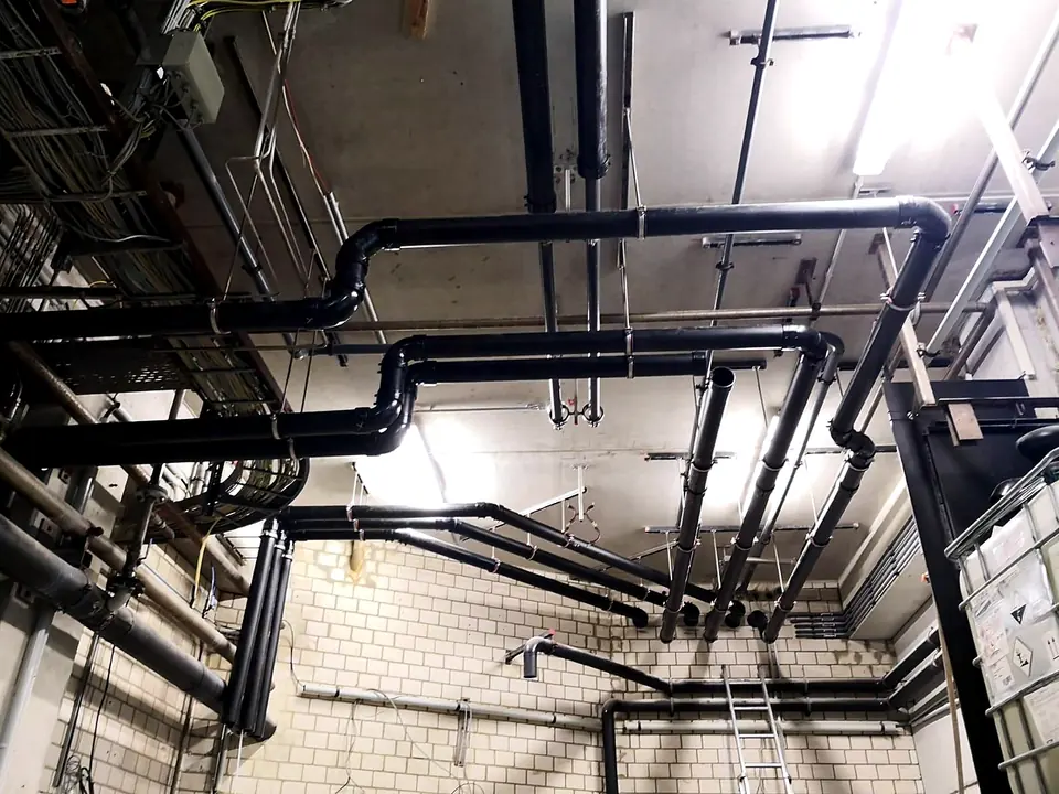 PE pipelines below the ceiling