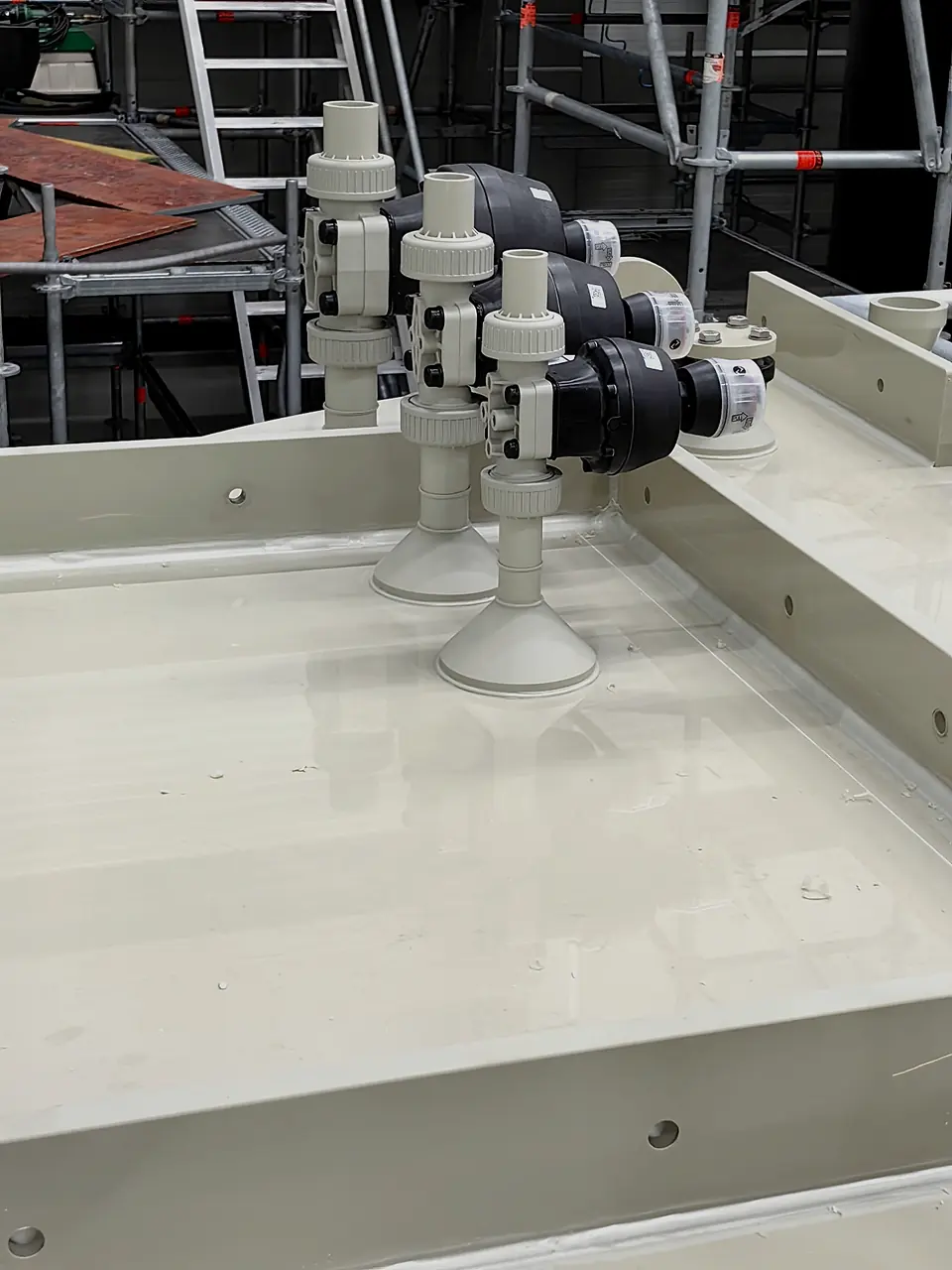 Nozzles on the cover of a PP tank