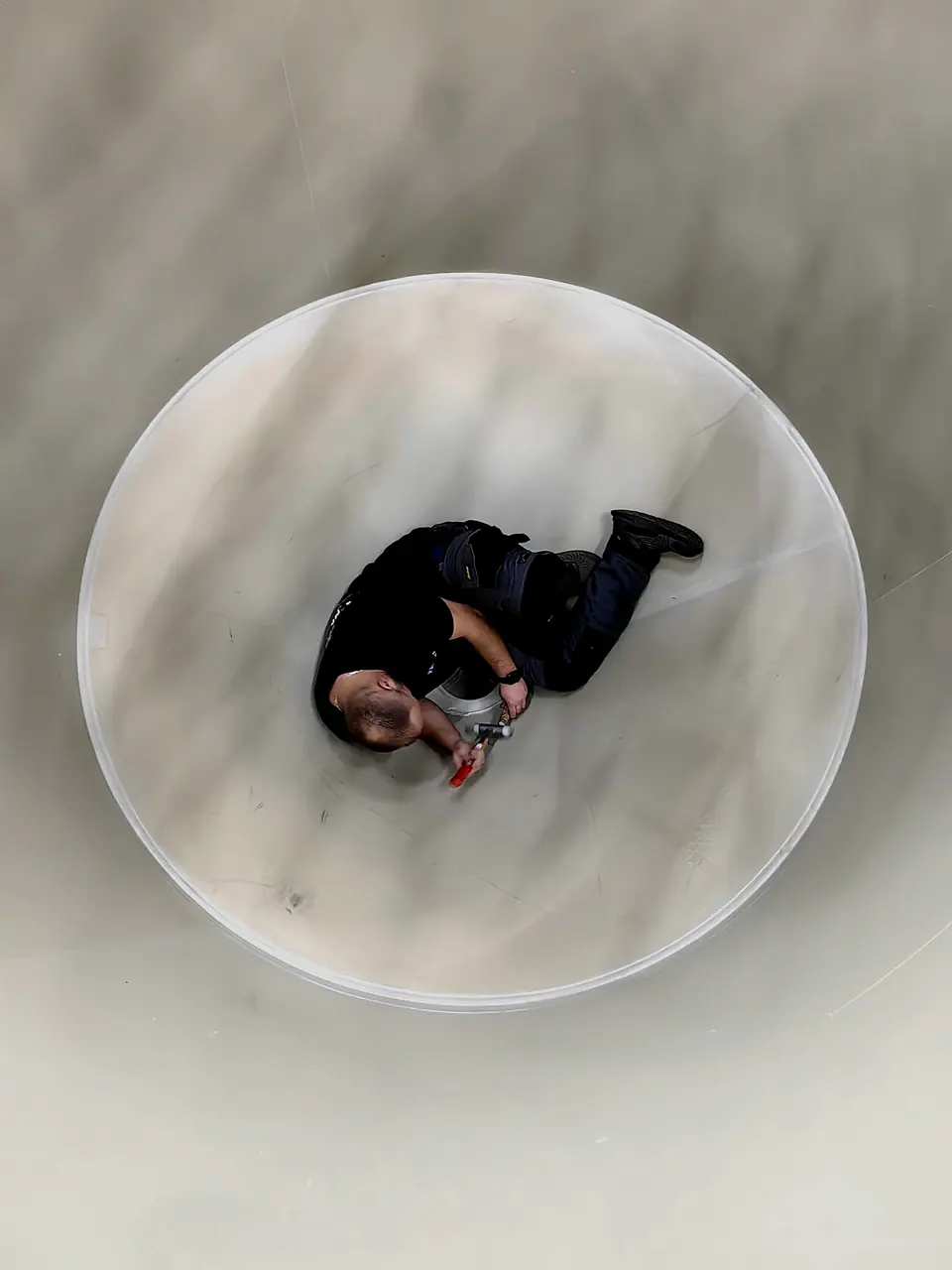 Welding inside a large tank