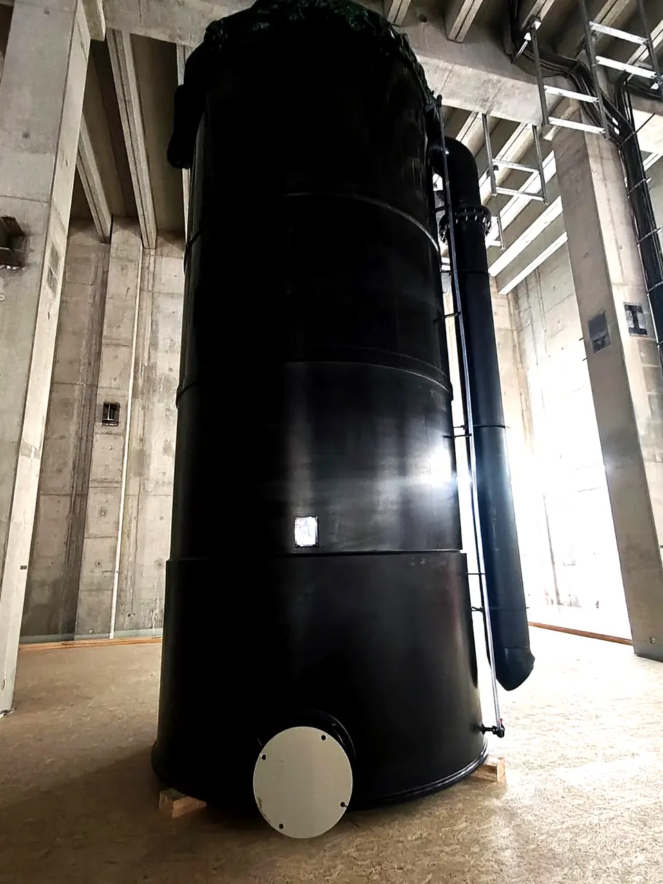 Tall PE tank